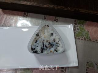 海苔肉松饭团的做法步骤:8