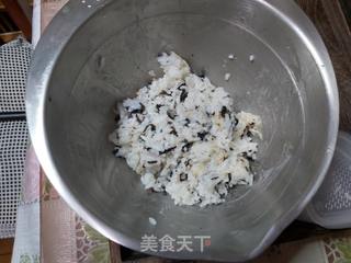 海苔肉松饭团的做法步骤:5
