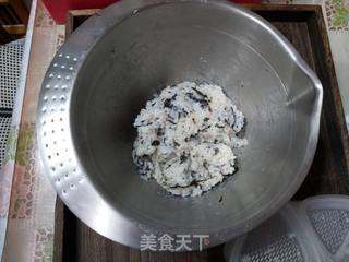 海苔肉松饭团的做法步骤：7