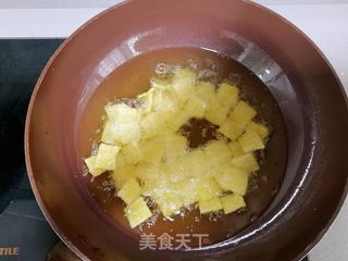 嘎嘣脆的小米锅巴的做法步骤:8