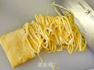 荠菜虾仁馄饨的做法步骤:12