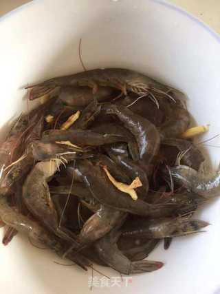 红烧基围虾的做法步骤：1