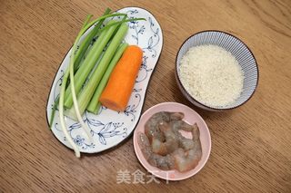 大虾蔬菜砂锅粥的做法步骤：1