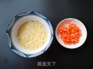 牛奶胡萝卜蛋羹的做法步骤:2