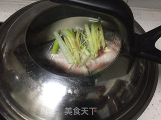 清蒸鲈鱼的做法步骤：4