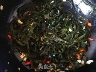 小米椒蒜蓉海带丝的做法步骤:5