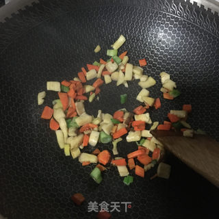 “快手小炒”鲜贝炒三丁的做法步骤：8