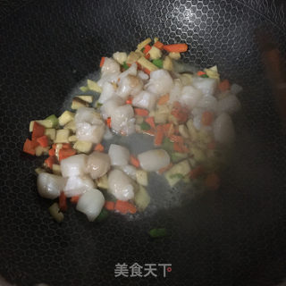 “快手小炒”鲜贝炒三丁的做法步骤：9