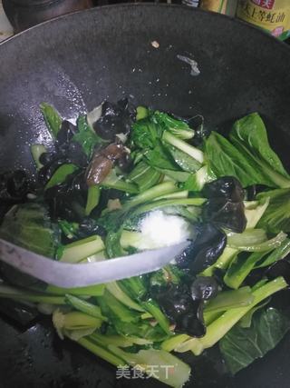 油菜炒木耳的做法步骤:8