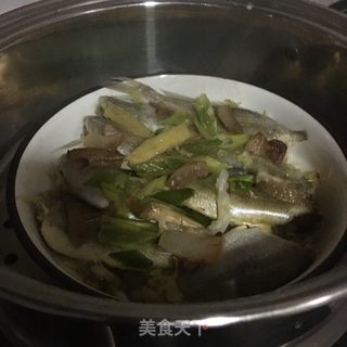 一卤鲜咸鱼蒸白菜的做法步骤：10