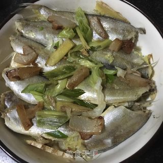 一卤鲜咸鱼蒸白菜的做法步骤：11