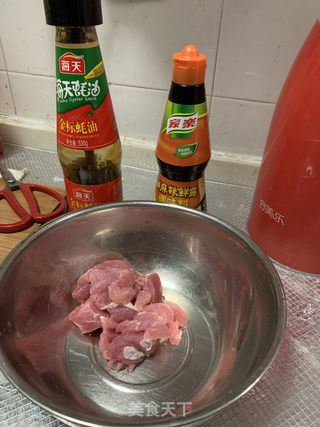 肉片木耳白果炒西兰花的做法步骤：1