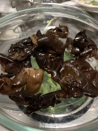 肉片木耳白果炒西兰花的做法步骤：4