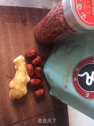 红糖姜枣水的做法步骤：1