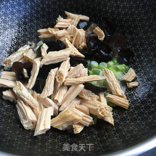 #腐竹心里美小炒的做法图解6