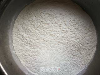 萝卜缨豆腐粉条素包的做法步骤：1