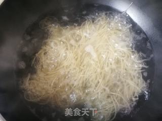 萝卜缨豆腐粉条素包的做法步骤:7
