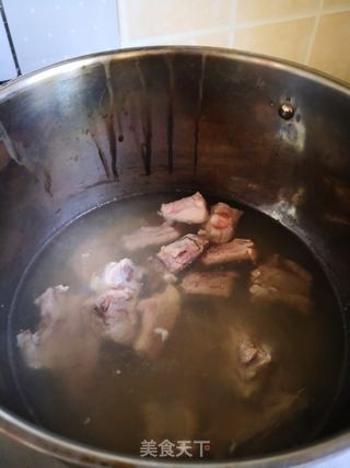 ＃快手营养餐＃排骨焖饭的做法步骤：1