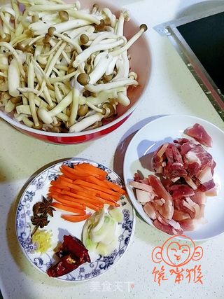 肉片双菇的做法步骤：1