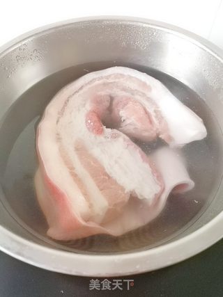 回锅肉的做法步骤：2