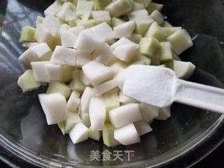 韩式泡萝卜的做法步骤：2