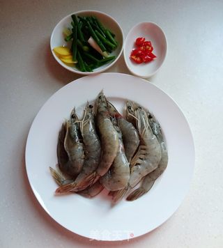 快速家常炒虾的做法步骤:2