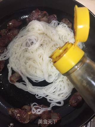 腊肠蔬菜拌面的做法步骤：7