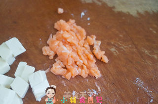 7个月以上三文鱼豆腐7倍粥 的做法步骤:6
