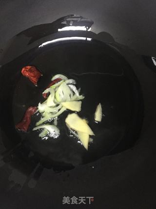 炒白菜叶的做法步骤：1