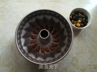 咕咕霍夫面包的做法步骤:2