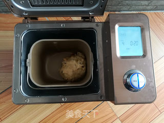 咕咕霍夫面包的做法步骤:5