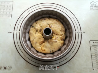 咕咕霍夫面包的做法步骤:8