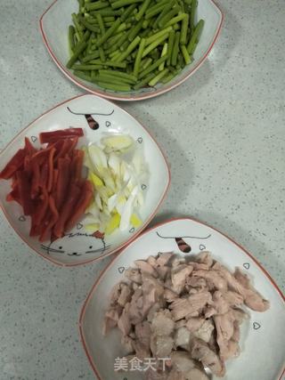 鱼肉炒蒜苔的做法步骤:4