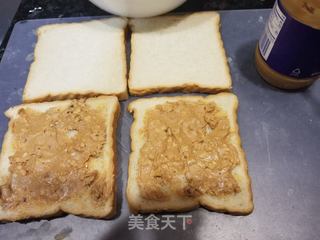 花生酱西多士的做法步骤：3