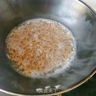 炒全麦面条的做法步骤:3