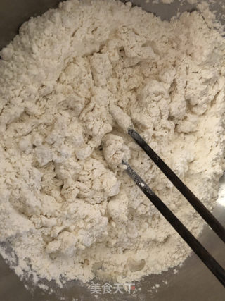 鲜虾披萨的做法步骤：1