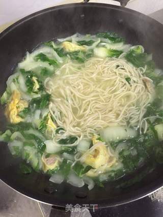 蛋卷青菜煮面的做法步骤：6
