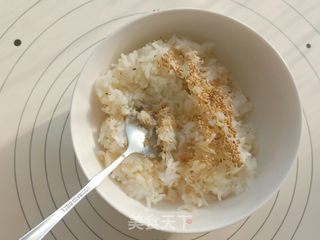 肉松紫菜包饭的做法步骤：4