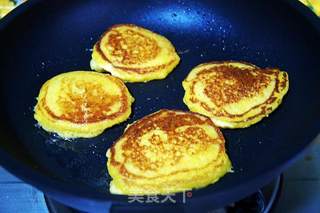 玉米面发面饼的做法步骤:7