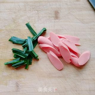 鸡蛋火腿炒面的做法步骤:3