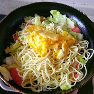 鸡蛋火腿炒面的做法步骤:9
