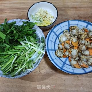 韭菜炒扇贝的做法步骤：2