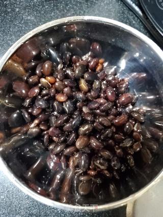 黑豆红枣山药米糊的做法步骤：1