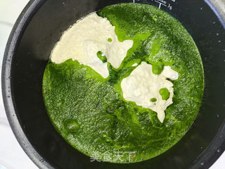 菠菜鸡蛋手擀面的做法步骤:2