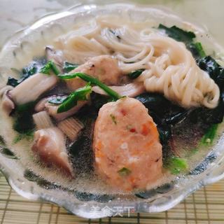 鱼丸菠菜蘑菇面的做法步骤:8