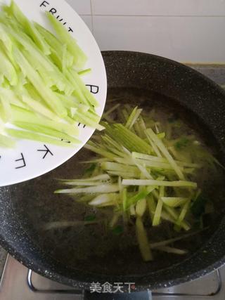 皮皮虾肉萝卜汤的做法步骤:5