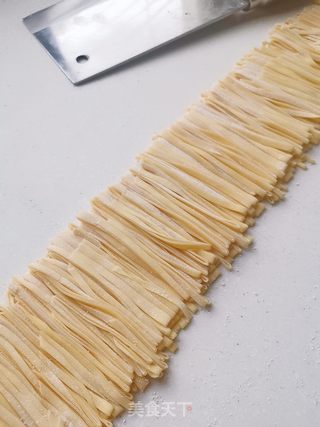 牛肉手擀鸡蛋面的做法步骤:7