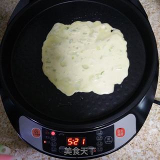 葱花鸡蛋饼的做法步骤:7