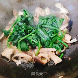 蘑菇菠菜粉条的做法步骤：6