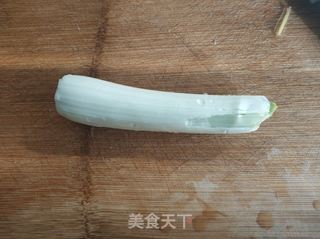 大葱炒鸡蛋的做法步骤：2